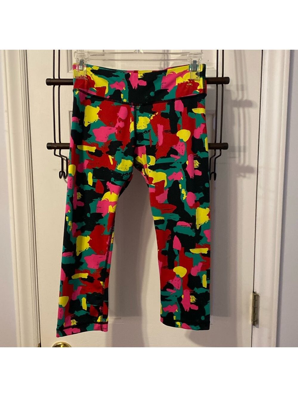 Zumba capri cropped leggings size XS Xtra Spicy, multicolored